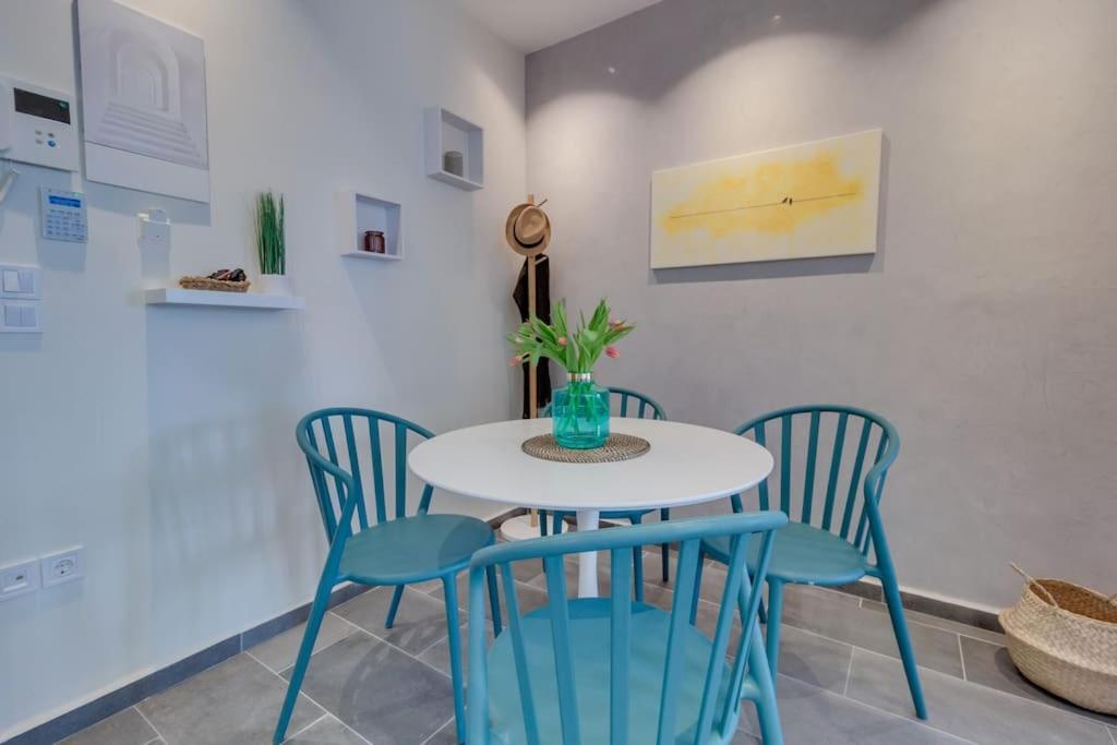 Deluxe Urban 2Br Apt By Nat. Archaelogical Museum アテネ エクステリア 写真